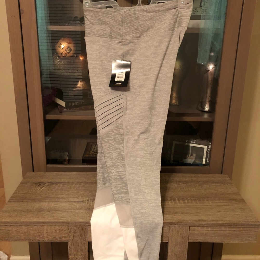 Avia performance capris